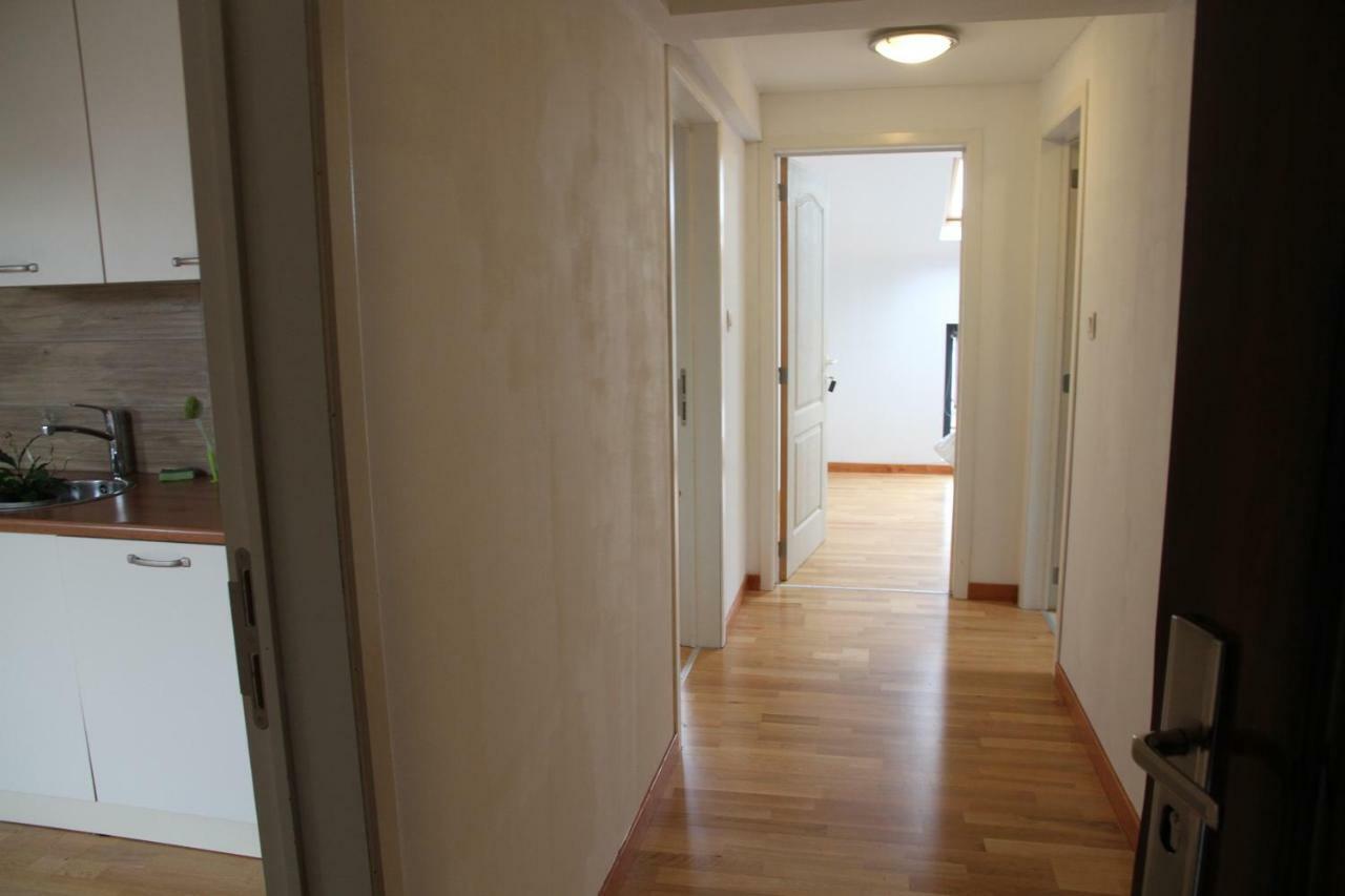 Appartement Courcelles Exterior photo